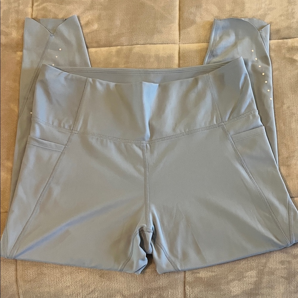 Danskin Capri Leggings